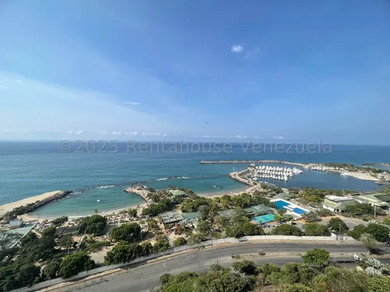 Oportunidad De Obtener La Casa De Tus Sueños, Apartamento En Playa Grande, Totalmente Remodelado Jm 24:5086