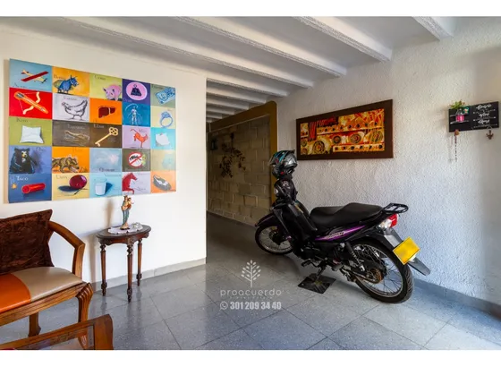 Vendo Casa En Belén La Nubia, Medellín  Cerca A La Avenida 80. Mge