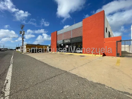  Venta De Edificio Ubicado En La Av Pumarrosa