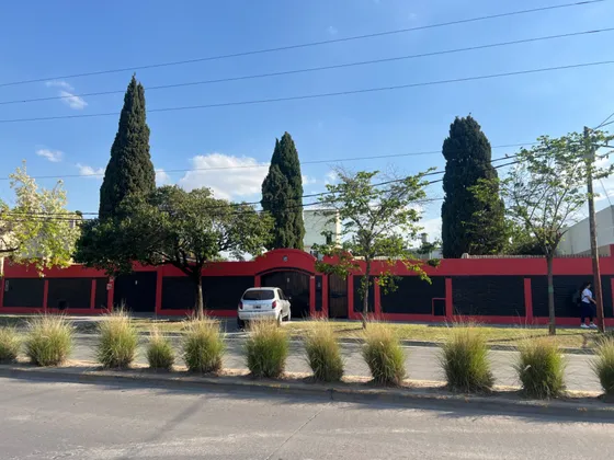 Casa En Venta Parque Leloir