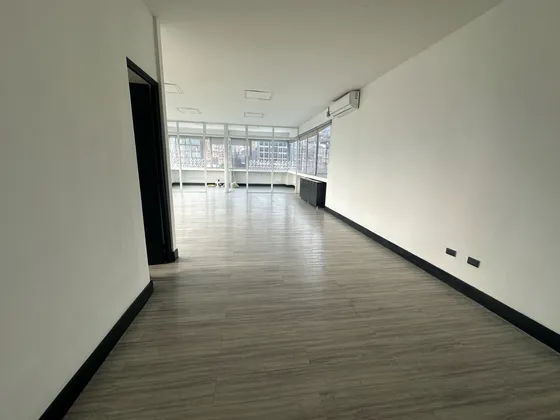  Oficina En Arriendo Ubicada En El Poblado Sector Parque Lleras (26790).