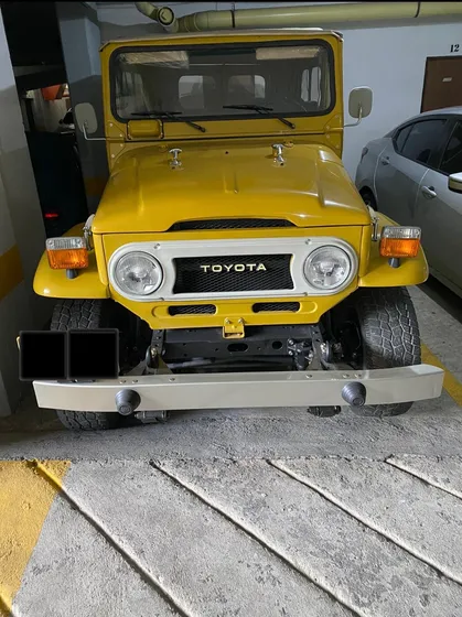 Toyota Land Cruiser 4.2 Fj43
