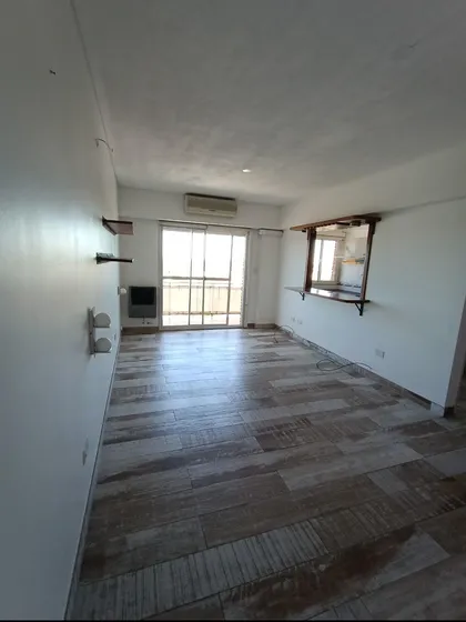 Departamento En Venta - 3 Dormitorios 1 Baño - Cochera - 71mts2 - Merlo