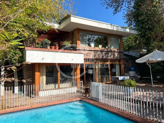 Casa En Venta De 5 Dorm. En Vitacura