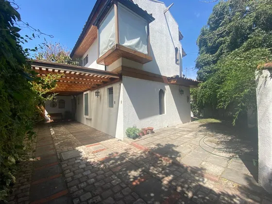 Casa En Venta De 5 Dorm. En Rancagua