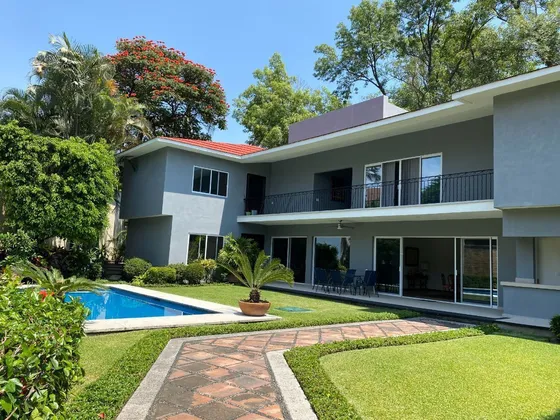 Casa En Privada En Acapatzingo, Cuernavaca, Morelos Caen-981-cp