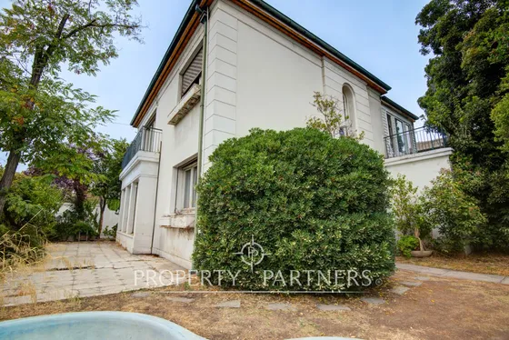 Casa Estilo Francés A Pasos De Colegio San Ignacio