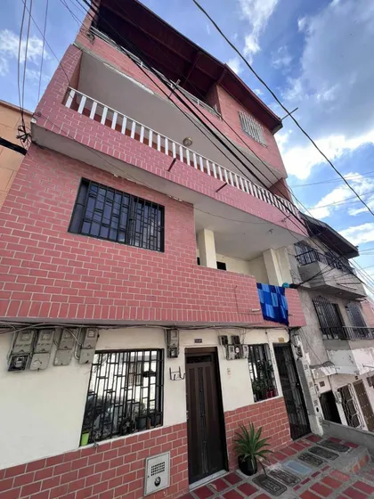 Casa Barrio La Palmas Con Terraza