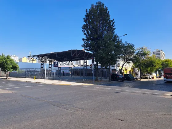 Esquina Comercial Rebajada 10 De Julio
