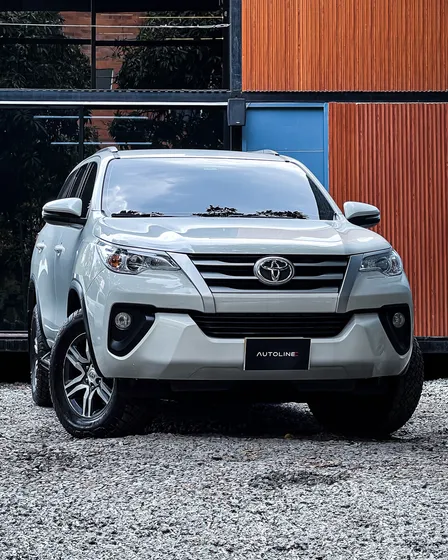 Toyota Fortuner 2.4 Street At 7as