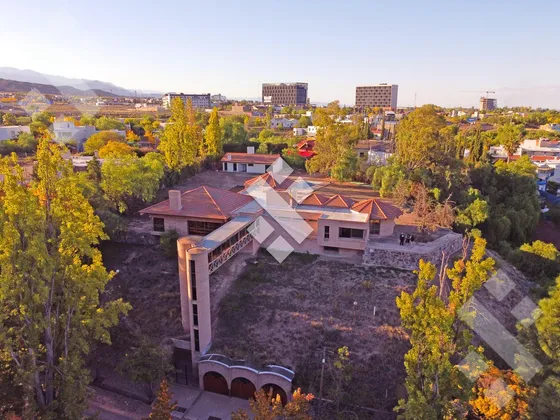 En Venta, Casa De 4 Dormitorios En Chacras De Coria, Mendoza