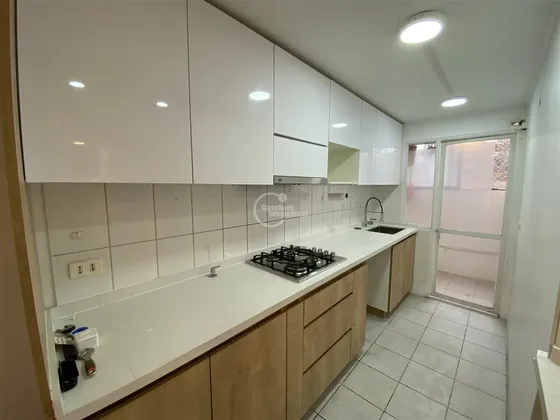Departamento En Arriendo De 2 Dorm. En San Miguel