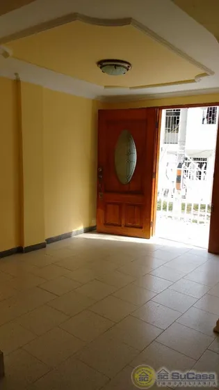Casa Con Excelentes Espacios Para Compartir En Familia Cod. 13787