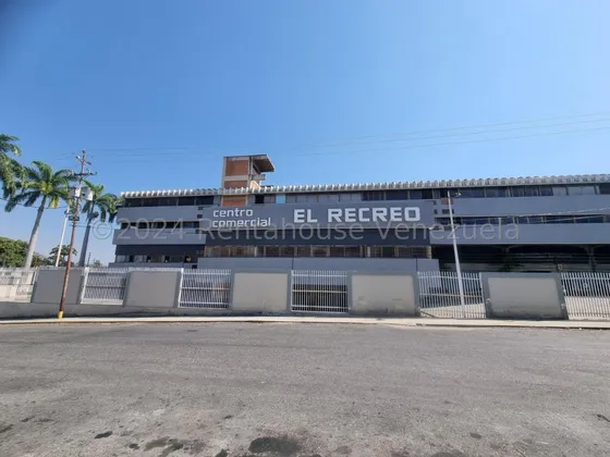 Alquiler De Local Comercial U Oficina, En Reconocido Centro Comercial En Barquisimeto Centro 25-7830
