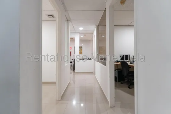Venta De Oficina En Los Ruices Jlrp Mls 25-10750
