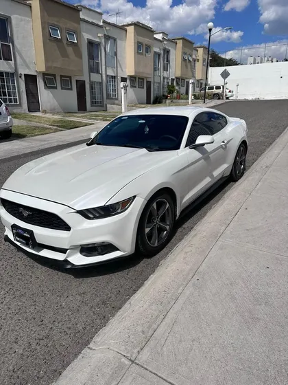 Ford Mustang 3.8 Coupe 3.7 V6 At