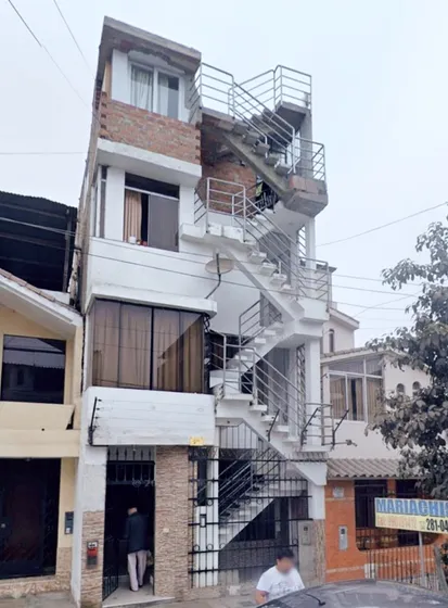 Sólo Inversionistas. Vendo Tercer Piso 100 M2 En Vmt.