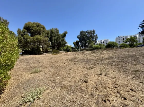 Sitio Orilla Cancha En Marbella