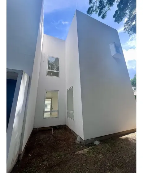 Vendo Casa 3300m2 Country Club 1829