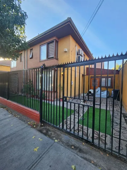 Casa En Venta De 3 Dorm. En Quilicura