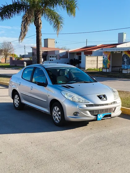 Peugeot 207 1.4 Sedan Xs