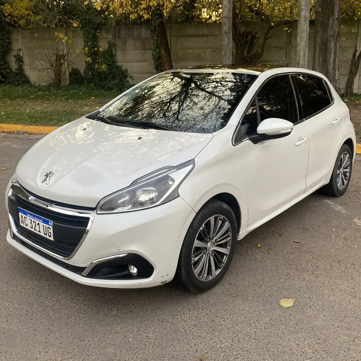 Peugeot 208 1.6 Feline