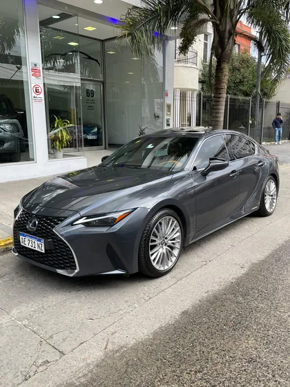Lexus Is 2.5 300h Luxury