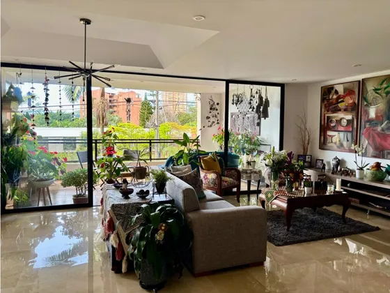 Venta De Hermoso Apartamento Con Una Energía Única Y Remodelado