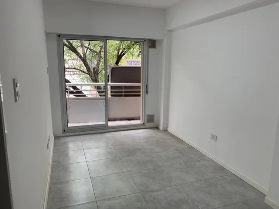 Venta  1 Dormitorio Al Frente  Oportunidad Cerrito 180