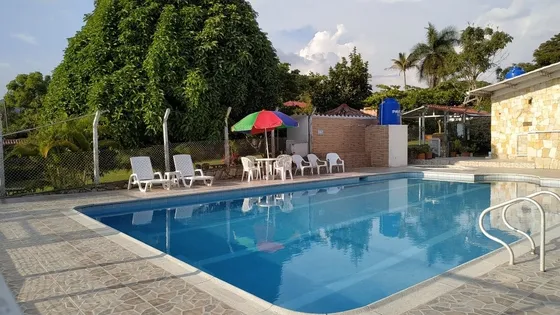 Alquiler Finca Chinauta Cundinamarca, Vía A Melgar, Piscina Privada, Salón Privado De Eventos Sociales Para Eventos Religiosos, Matrimonios, Eventos Empresariales. 