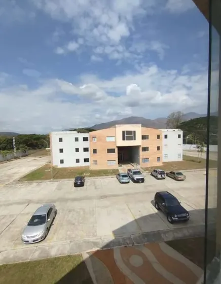 Apartamento Remodelado Y Negociable En Res Los Claveles San Diego Yt