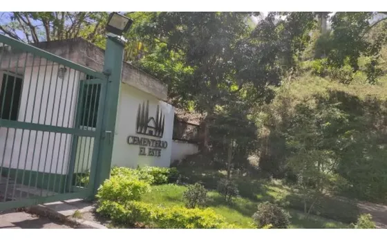Se Vende Parcela Funeraria Doble Cementerio Del Este 1224