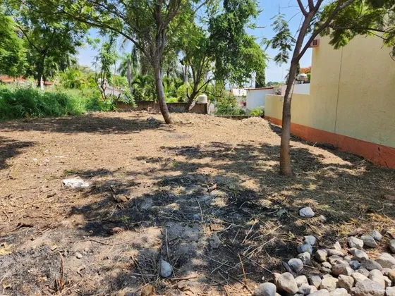 Lote Residencial Con Vigilancia Bien Ubicado