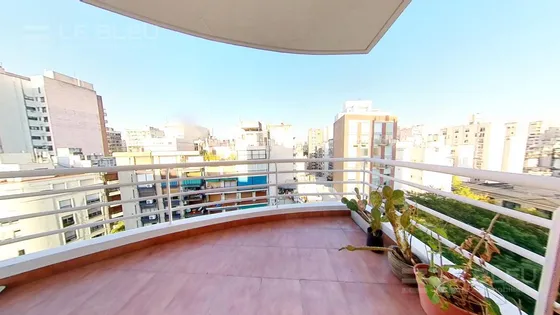 Piso De 4 Ambientes Con Dependencia Cochera En Barrio Norte | Hall Privado | Dos Ascensores |