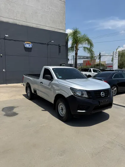 Nissan Np300 2.5 Pick-up Dh Mt