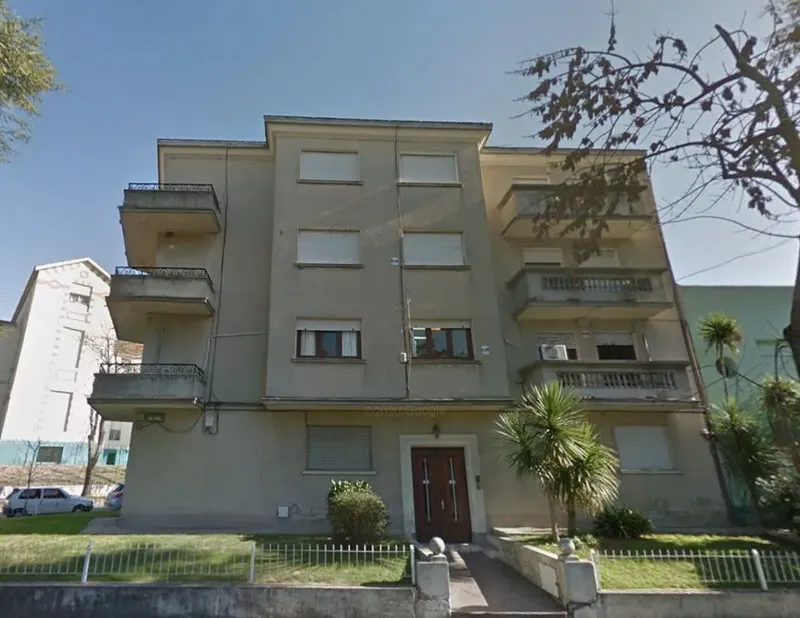 Alquiler Apto. En Parque Batlle, 60m2, Planta Baja, 2 Dormitorios + 1 Baño. Excelente Estado Y Ubicación