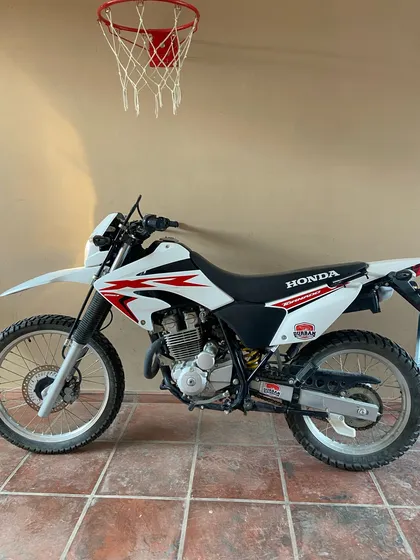 Honda Tornado 250 (año 2023) Con 1.500km