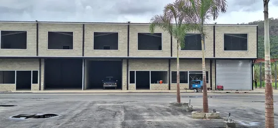 Complejo De Galpones En San Diego, A Estrenar, Con Planta Eléctrica 100%, Acceso Directo A La Autopista Variante San Diego, En Alquiler Y Venta, Diferentes Formatos (maría A. González 15-06-26)