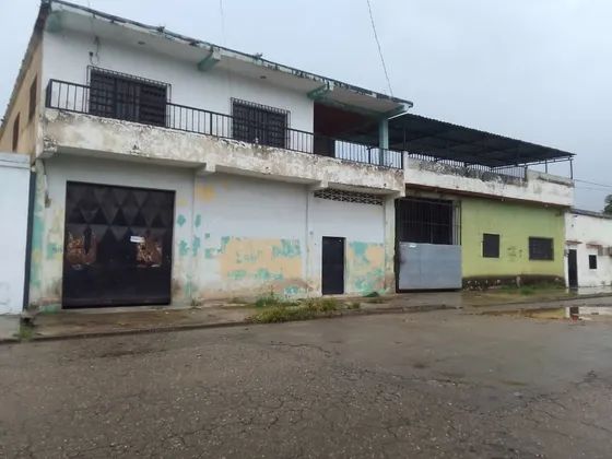 Venta Galpon Con Casa