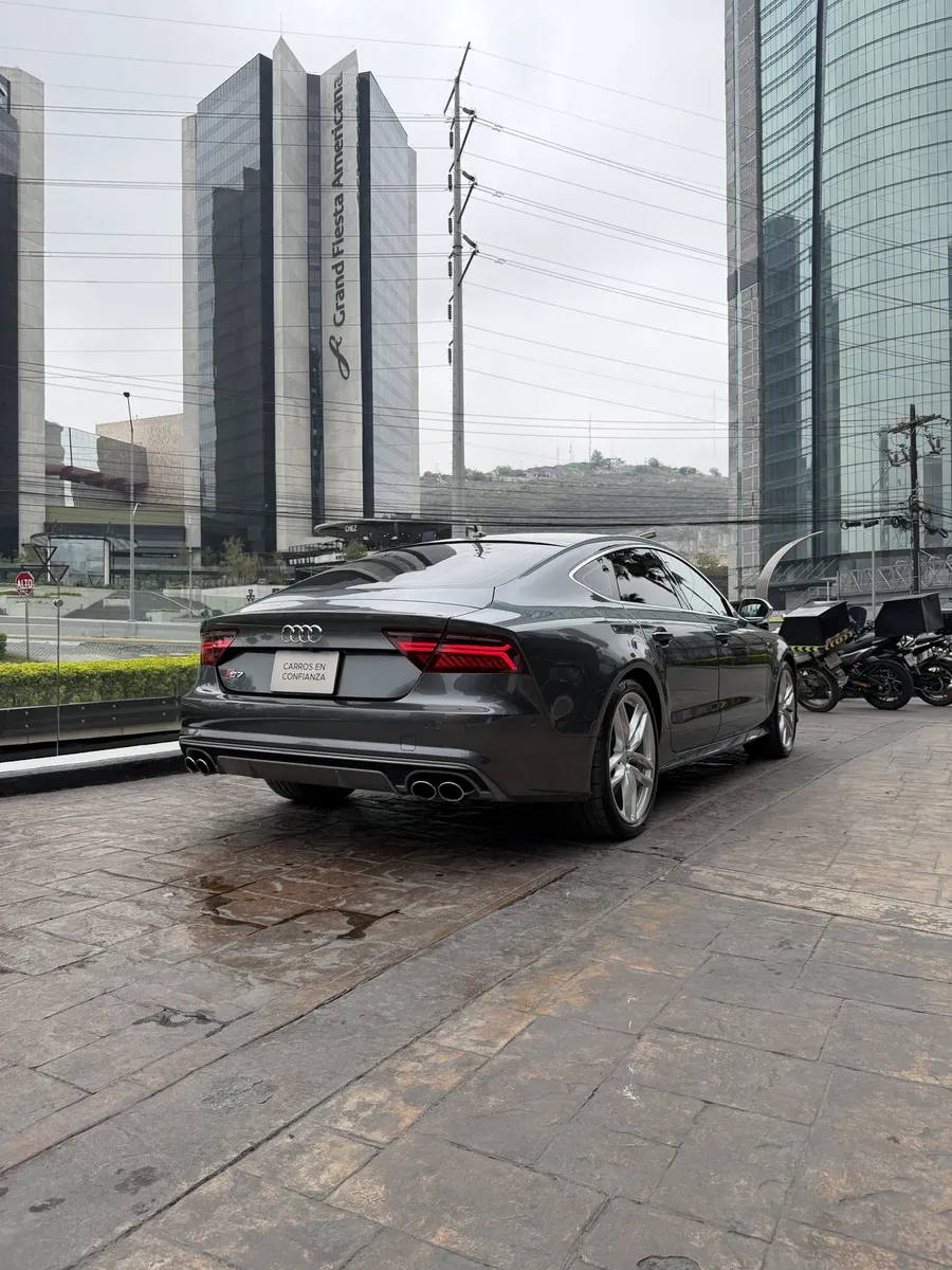 Audi S7432716080176834565