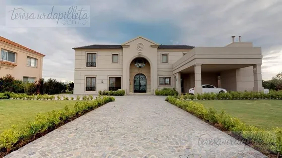 Casa En Venta En Pilara En El Tono Con Vista Al Golf - Urdapilleta Propiedades