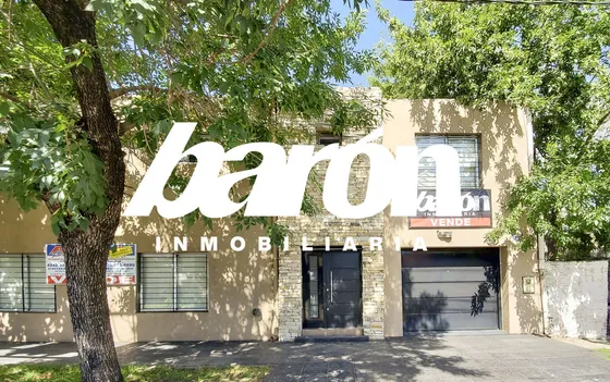 Casa En Venta En Banfield