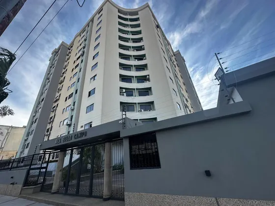 Venta De Apto En Mañongo, Desocupado, Piso 3, Listo Para Firmar En Registro