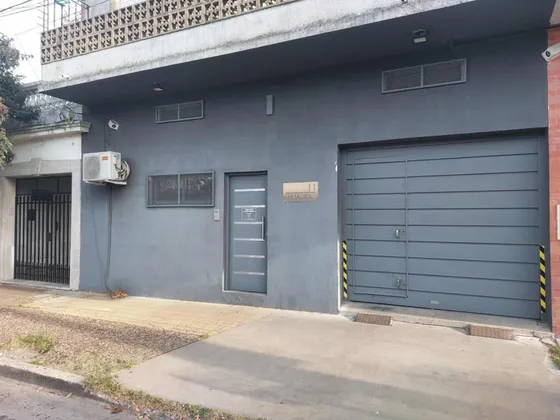 Depósito Galpón Local Showroom Venta Morón Sur