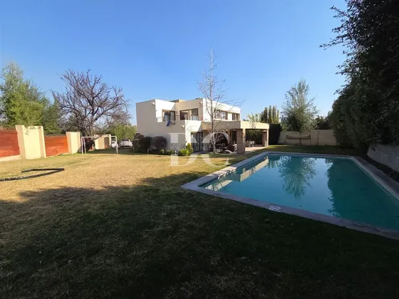 Casa En Arriendo De 4 Dorm. En Colina Piedra Roja Chicureo