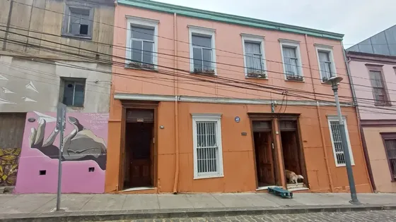 Casona Tradicional Emplazada En Turístico Cerro Alegre