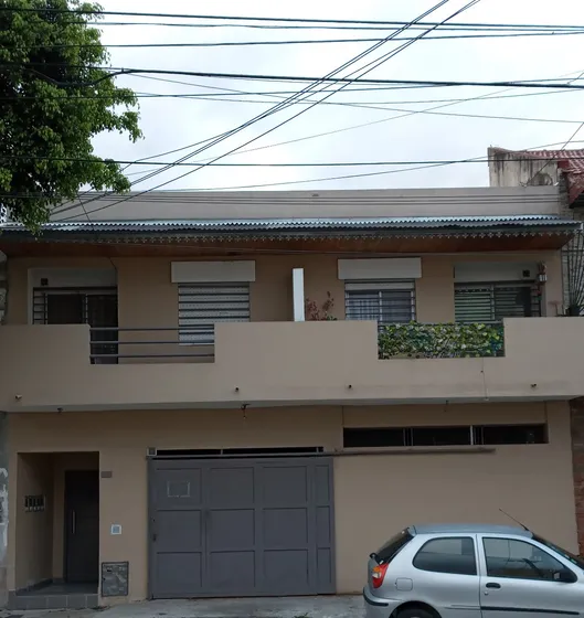Alquilo Dpto. De 2 Amb Con Patio, En 1ª Piso Por Escalera!!, Dueño.
