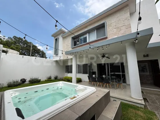 Casa En Fraccionamiento En Tlaltenango A 10 Minutos Del Centro De Cuernavaca
