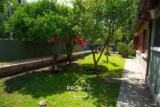 Casa En Venta De 3 Dorm. En Las Condes