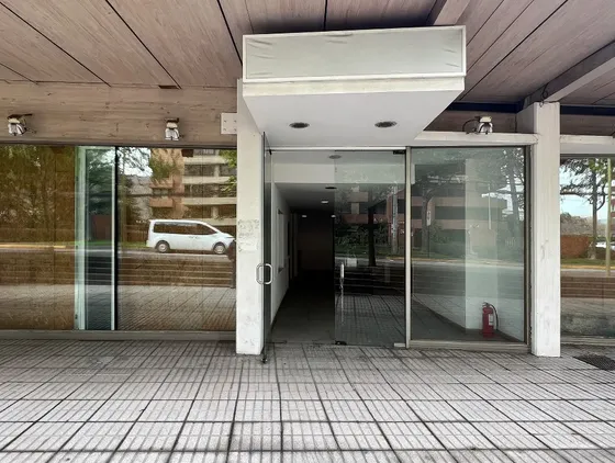 Arriendo Local En Centro Comercial Las Condes 255m2